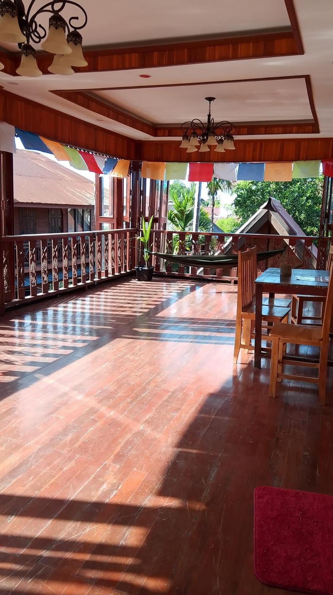 Tibet Restaurant And Hostel Nakasong エクステリア 写真